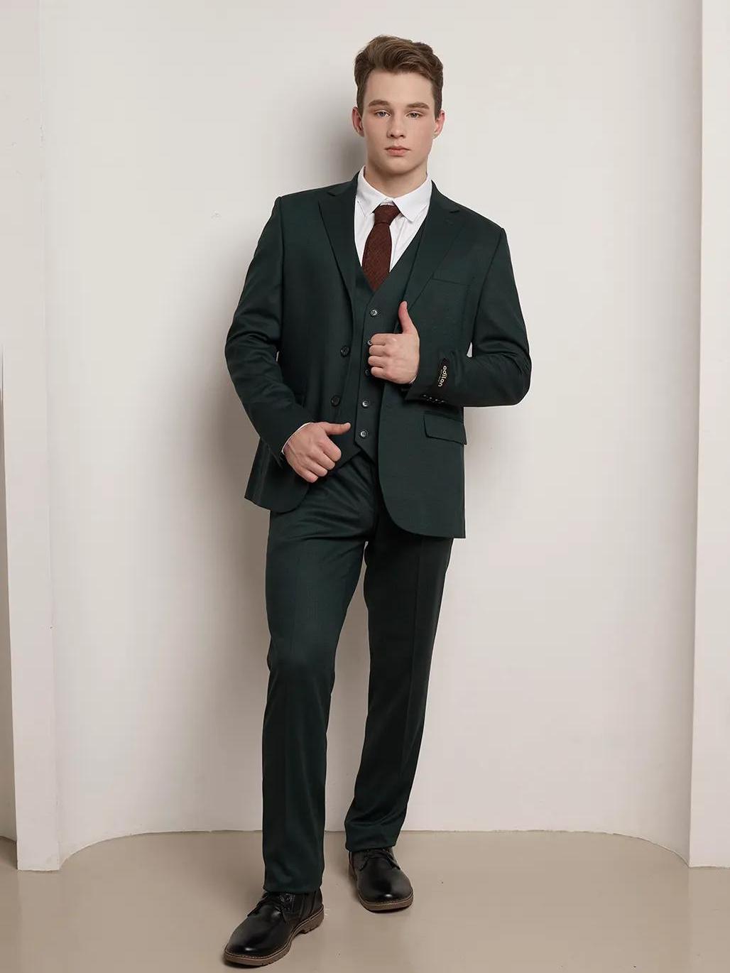 Костюм мужской тройка